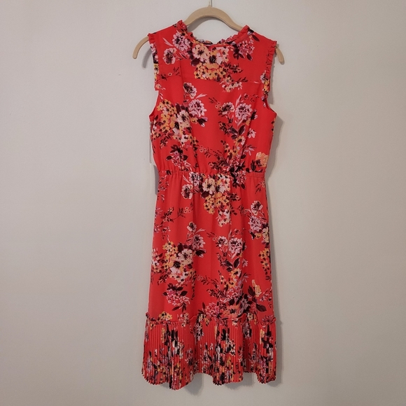 Red floral dress, XS, NWT - Picture 4 of 7
